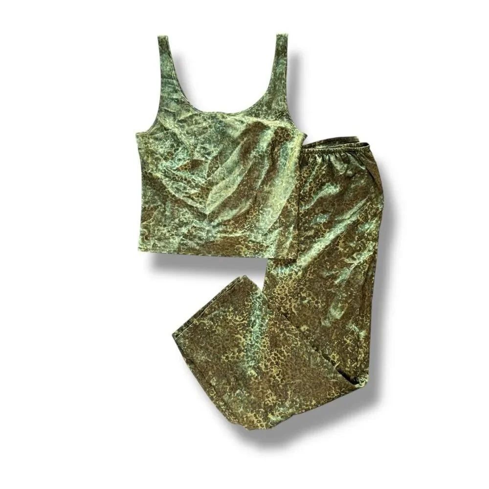 Victoria's Secret Women's Green Satin Top & Pants Set Size Medium